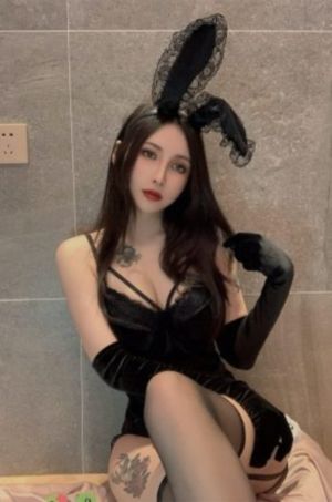 操白丝美女_DVD免费观看